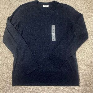 NWT men’s medium navy blue v neck old navy sweater